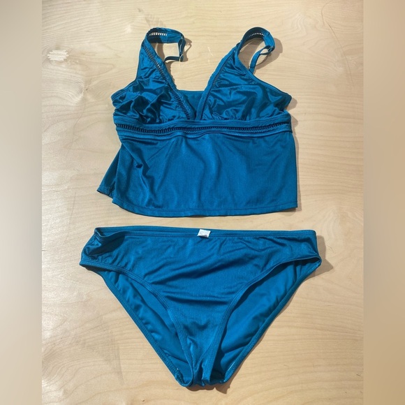 Fresh Water Two Piece Swimsuit XXL (JI) - Picture 4 of 11